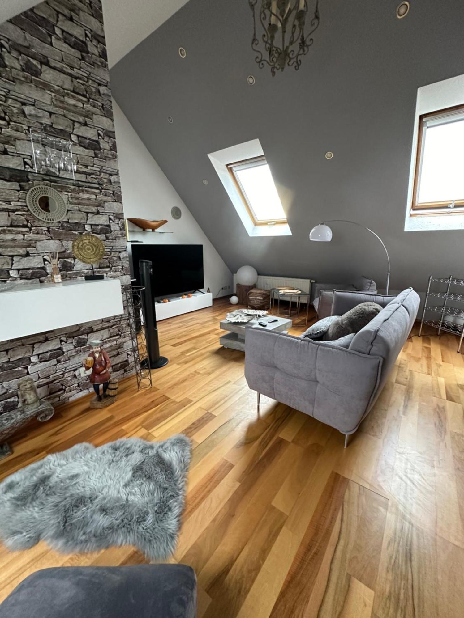 Zentrale Maisonette Mit Buero & Parkplatz Грисхайм Екстериор снимка