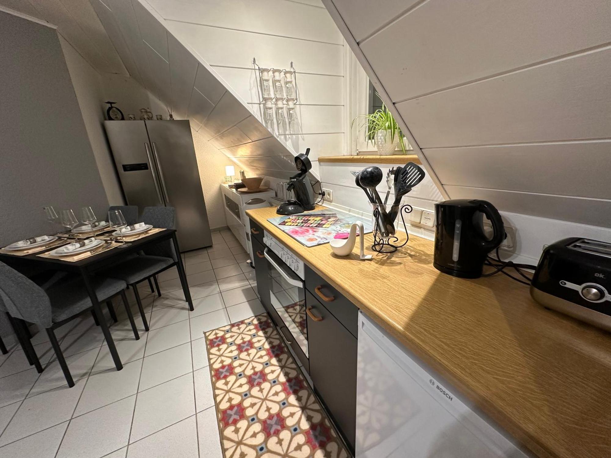Zentrale Maisonette Mit Buero & Parkplatz Грисхайм Екстериор снимка