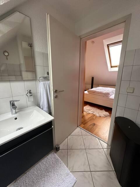 Zentrale Maisonette Mit Buero & Parkplatz Грисхайм Екстериор снимка